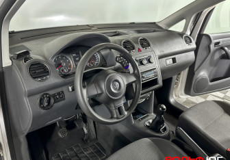 Подержанный автомобиль Volkswagen Caddy Compactvan 2012 года (18 фото)