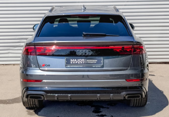 Подержанный автомобиль Audi Q8 2024 года (6 фото)