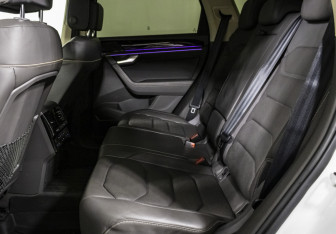 Подержанный автомобиль Volkswagen Touareg 2019 года (15 фото)