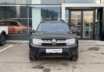 Подержанный автомобиль Renault Duster 2016 года (2 фото)