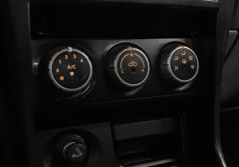 Подержанный автомобиль Nissan Almera Classic 2007 года (13 фото)