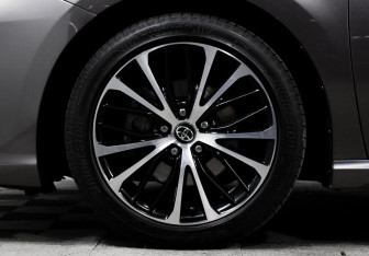 Подержанный автомобиль Toyota Camry Sedan 2020 года (8 фото)