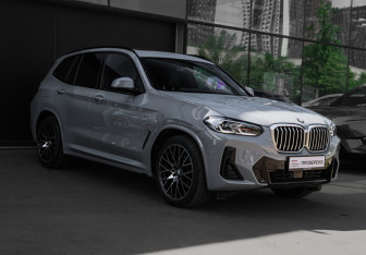 Подержанный автомобиль BMW X3 2023 года (3 фото)