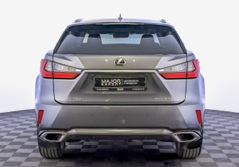 Подержанный автомобиль Lexus RX 2018 года (5 фото)