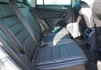 Подержанный автомобиль Volkswagen Tiguan 2021 года (10 фото)