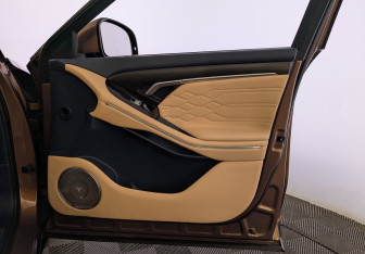 Подержанный автомобиль Voyah Free 2025 года (25 фото)