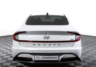 Подержанный автомобиль Hyundai Sonata 2020 года (6 фото)