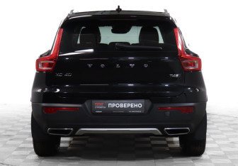 Подержанный автомобиль Volvo XC40 2019 года (6 фото)