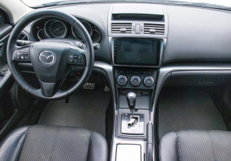 Подержанный автомобиль Mazda 6 Sedan 2010 года (13 фото)