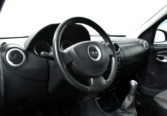 Подержанный автомобиль LADA (ВАЗ) Largus Wagon 2017 года (10 фото)