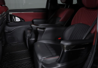 Подержанный автомобиль GAC M8 2024 года (10 фото)