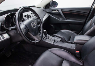 Подержанный автомобиль Mazda 3 Sedan 2012 года (10 фото)