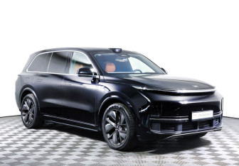 Подержанный автомобиль LiXiang L9 2023 года (3 фото)