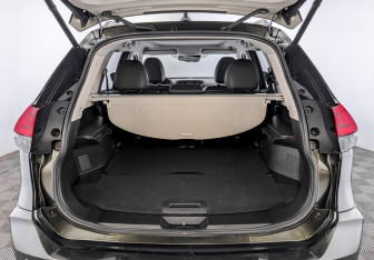 Подержанный автомобиль Nissan X-Trail 2019 года (10 фото)