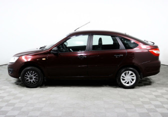 Подержанный автомобиль LADA (ВАЗ) Granta Sedan 2015 года (3 фото)