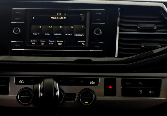 Подержанный автомобиль Volkswagen Multivan 2020 года (16 фото)