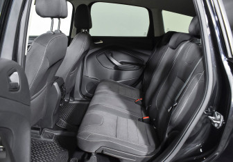 Подержанный автомобиль Ford Kuga 2015 года (15 фото)