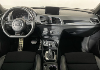 Подержанный автомобиль Audi Q3 2017 года (12 фото)
