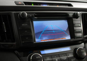 Подержанный автомобиль Toyota RAV4 2013 года (14 фото)