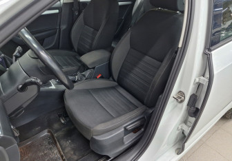 Подержанный автомобиль Skoda Octavia Liftback 2020 года (12 фото)
