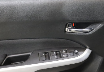 Подержанный автомобиль Suzuki Vitara 2016 года (20 фото)