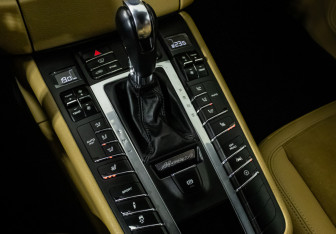 Подержанный автомобиль Porsche Macan 2016 года (17 фото)