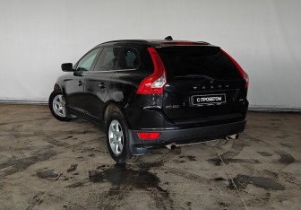 Подержанный автомобиль Volvo XC60 2011 года (4 фото)