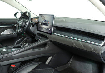 Подержанный автомобиль Zeekr 001 2023 года (9 фото)