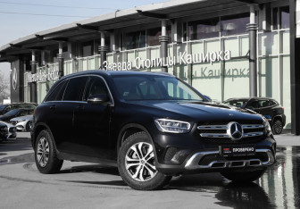 Подержанный автомобиль Mercedes-Benz GLC Coupe 2021 года (21 фото)