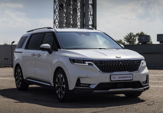 Подержанный автомобиль Kia Carnival 2020 года (4 фото)