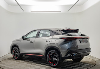 Подержанный автомобиль Omoda C5 2023 года (7 фото)