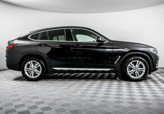 Подержанный автомобиль BMW X4 2018 года (4 фото)