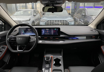 Подержанный автомобиль Omoda S5 GT 2024 года (11 фото)