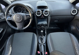 Подержанный автомобиль Opel Corsa 2008 года (10 фото)