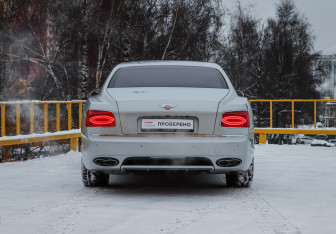 Подержанный автомобиль Bentley Flying Spur 2014 года (5 фото)