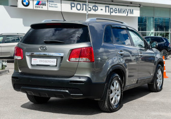 Подержанный автомобиль Kia Sorento 2012 года (5 фото)