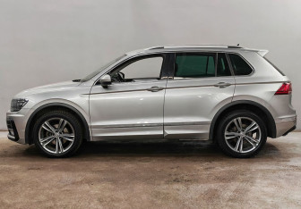Подержанный автомобиль Volkswagen Tiguan 2018 года (8 фото)