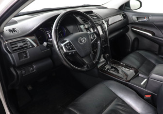 Подержанный автомобиль Toyota Camry Sedan 2014 года (9 фото)
