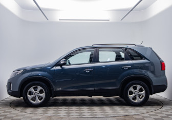 Подержанный автомобиль Kia Sorento 2014 года (8 фото)