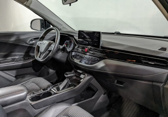 Подержанный автомобиль Москвич 3 2023 года (12 фото)