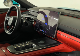 Подержанный автомобиль Xiaomi SU7 2024 года (9 фото)