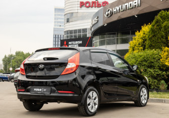 Подержанный автомобиль Hyundai Solaris Hatchback 2016 года (3 фото)