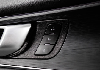 Подержанный автомобиль Changan UNI-K 2023 года (20 фото)