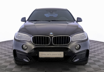 Подержанный автомобиль BMW X6 2018 года (2 фото)