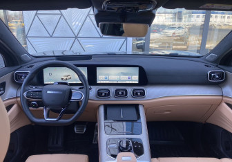 Подержанный автомобиль Jaecoo J8 2024 года (12 фото)