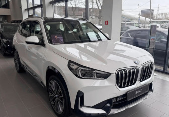 Новый BMW X1 2025 (3 фото)