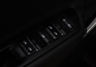 Подержанный автомобиль Geely Atlas 2018 года (17 фото)