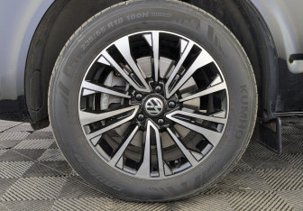 Подержанный автомобиль Volkswagen Multivan 2021 года (12 фото)