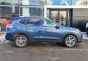 Подержанный автомобиль Nissan X-Trail 2017 года (4 фото)