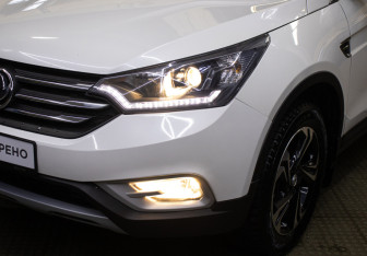 Подержанный автомобиль DongFeng AX7 2018 года (23 фото)